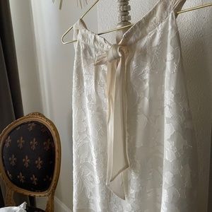 Pretty top, nice details.